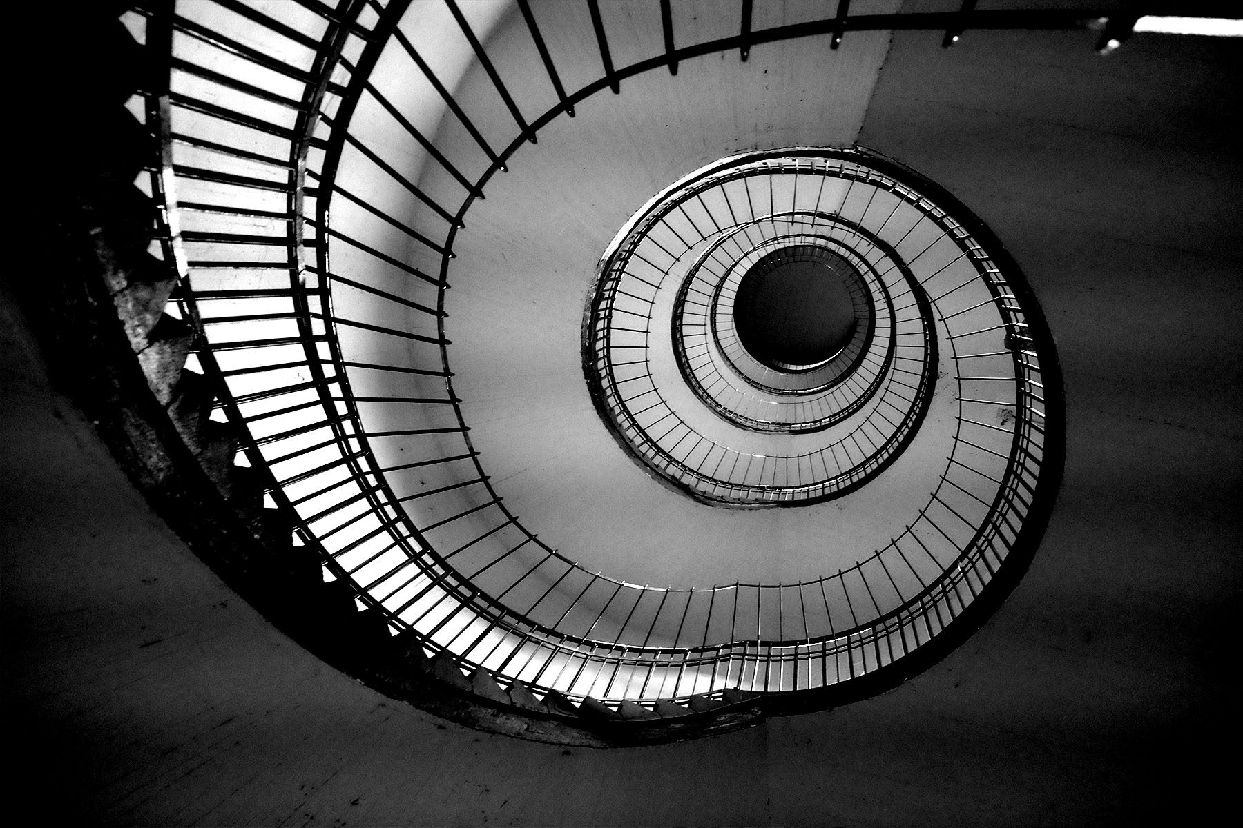 El ojo del vértigo II - Fotografía / Photographie. Medium: Digital BNW photography, Year: 2017. — Estela Currao.