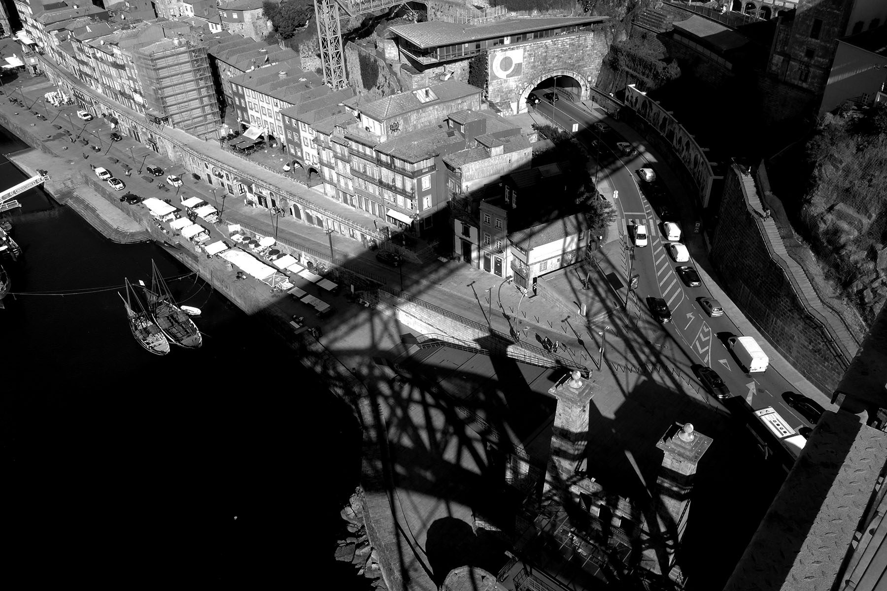 Notes de ville - Fotografía / Photographie. Medium: Digital BNW photography, Year: 2019. — Estela Currao.