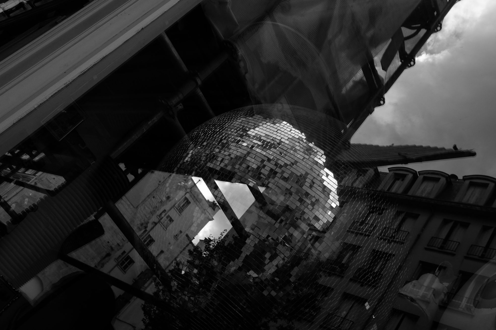 La ciudad fragmentada - Fotografía / Photographie. Medium: Digital BNW photography, Year: 2018. — Estela Currao.